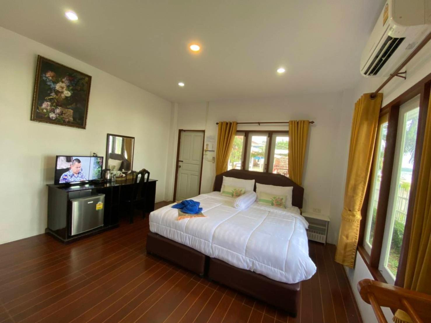 Baan Golden Resort & Residences Sam Roi Yot Exterior photo